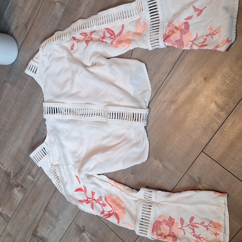 H&M Divided Crop Top - Picture 8 of 8